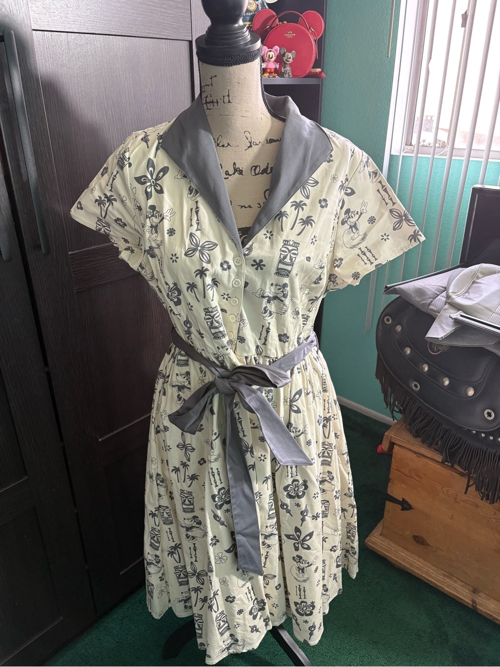Disney Tiki Minnie Mouse tropical print Short Sleeve Dress with belt tie